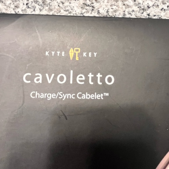 Kyte Key Cavaletto Wearable Charge Sync Cable leather valet Medium - Picture 9 of 15